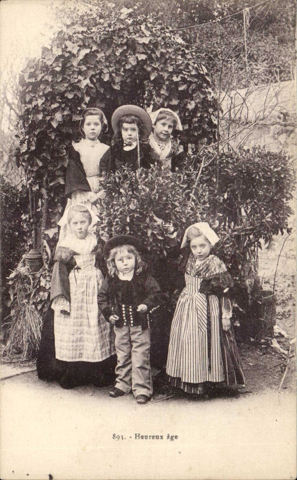Folklore - Costumes - Heureux Age - CPA 