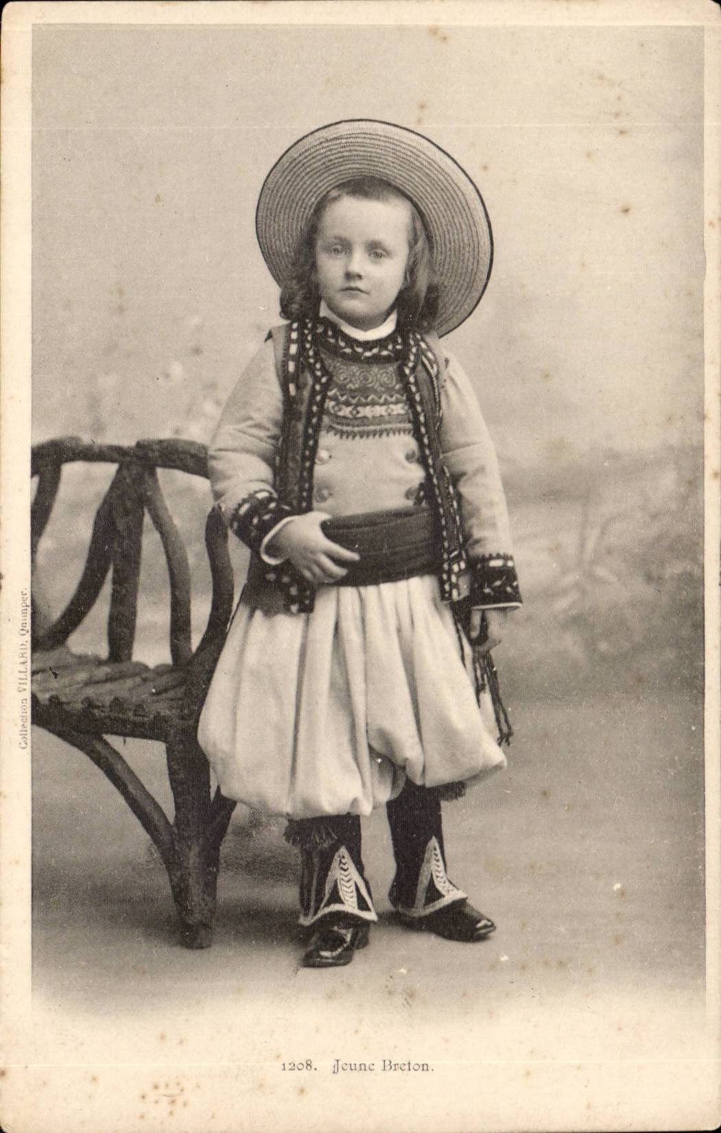 CPA Enfant Jeune Breton (folklore costume)