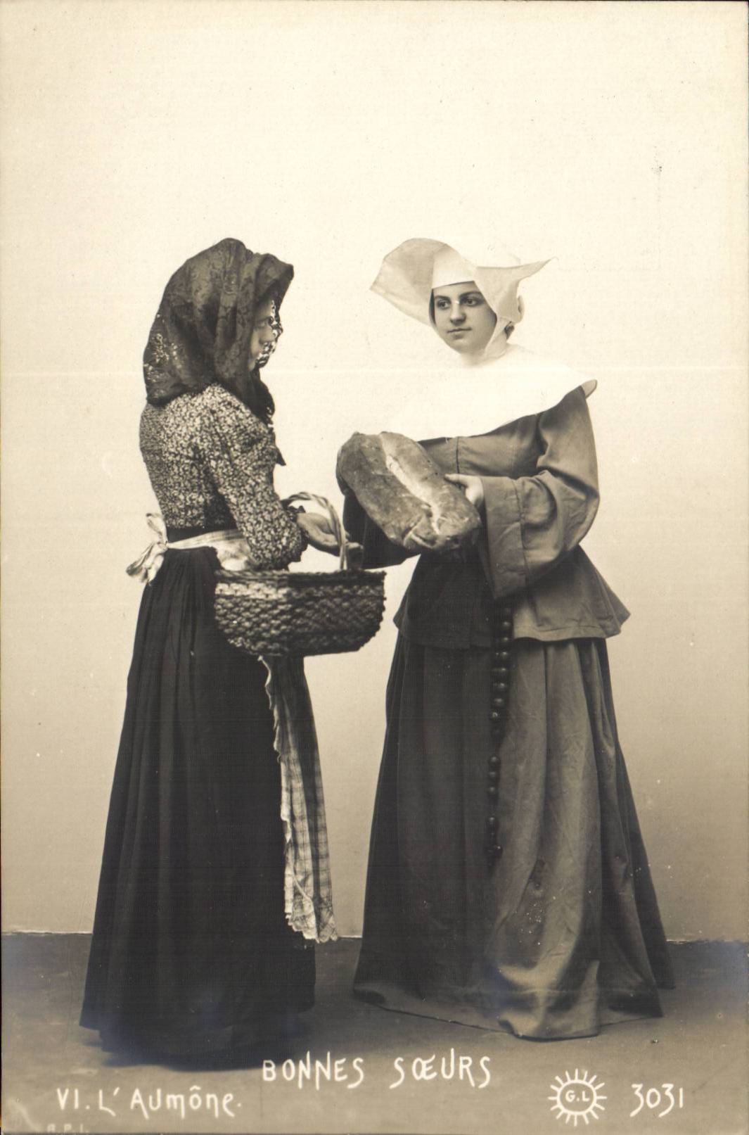 Folklore - Costumes - Bonnes Soeurs - L'Aumone - enfant - CPA 