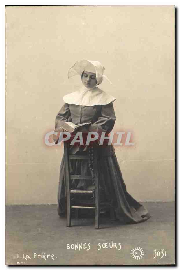 Folklore - Costumes - Bonnes Soeurs - nun in habit - en Priere CPA 