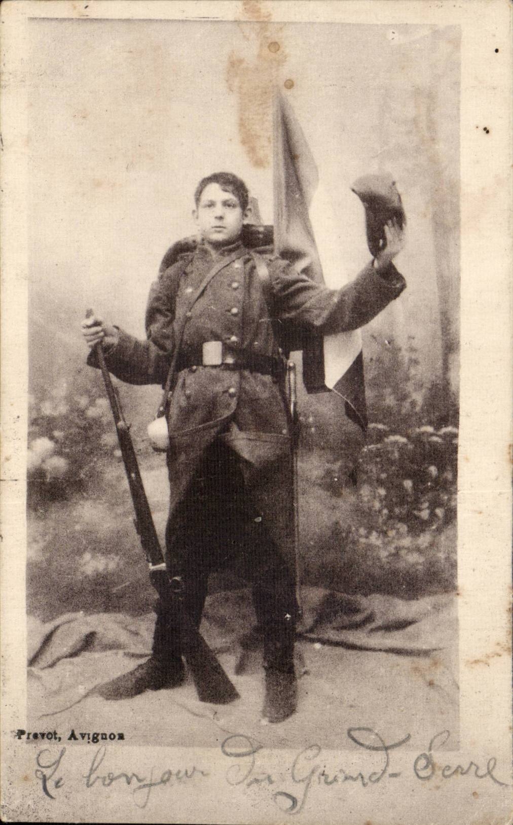Militaria - Soldat - Jeune Homme - CPA 