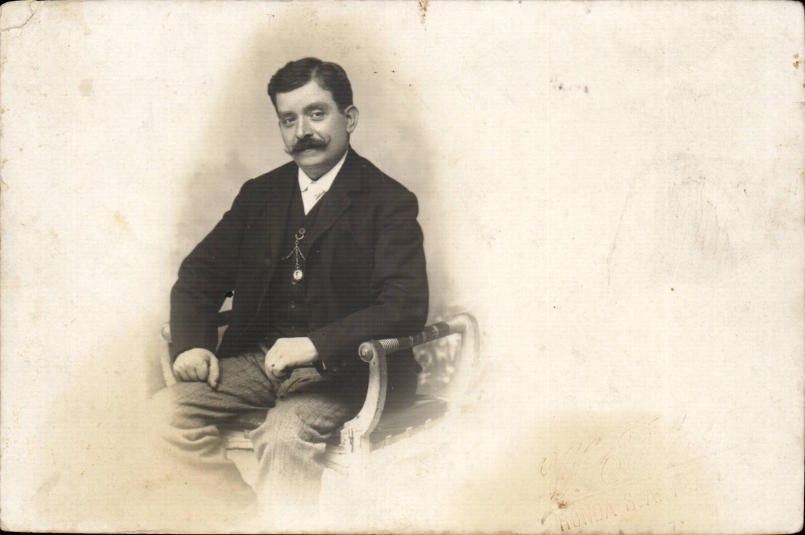 CARTE PHOTO Homme (folklore costume coiffe)