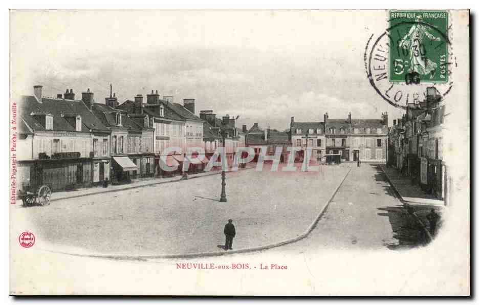 Neuville aux Bois - La Place CPA 