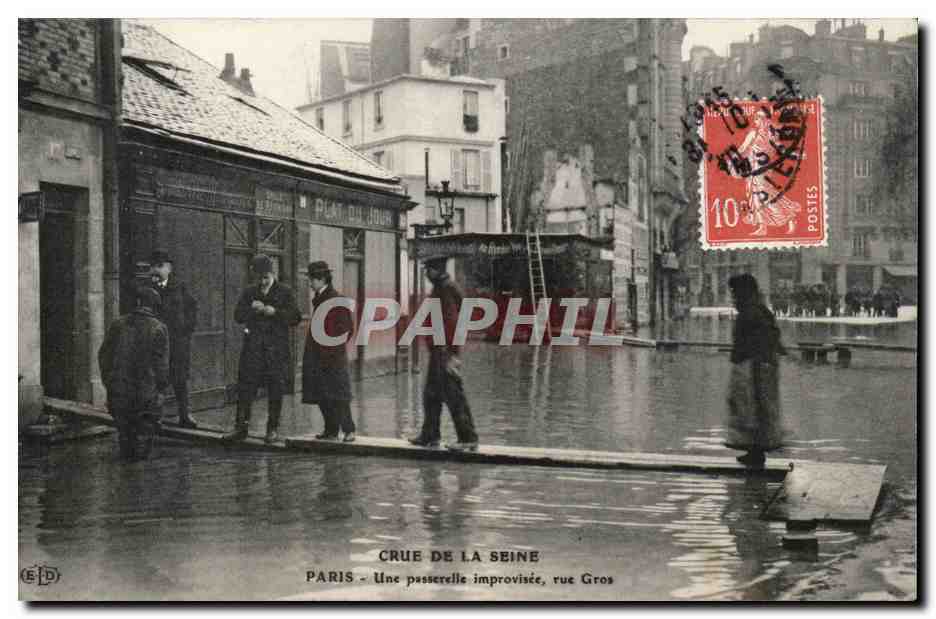 Inundación del río Sena — Un puente improvisado, rue Gros — París