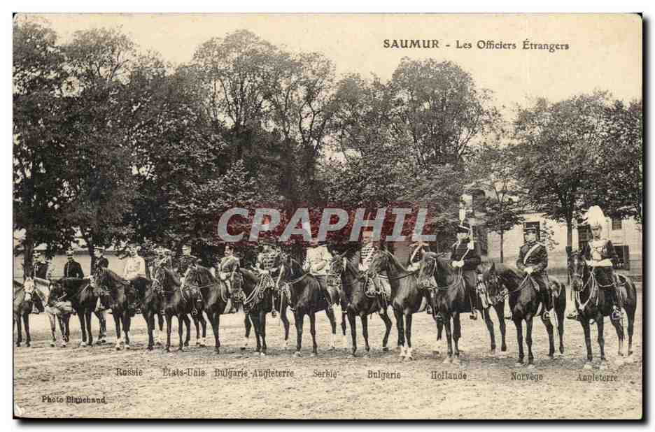 CPA Saumur Les officiers etrangers Cheval Chevaux Horse Militaria Uniforme Uniform