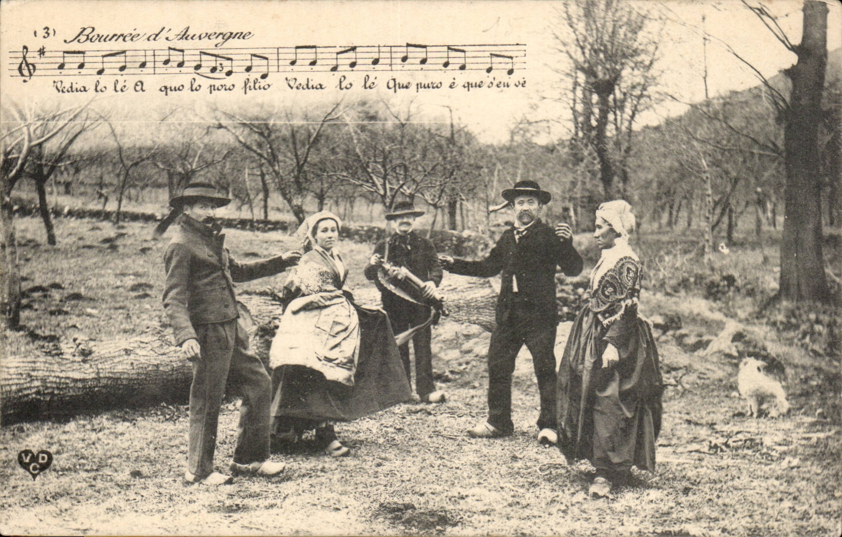 Bourrée d'Auvergne — scène de village — Imprenière Phototypique de La Haye — n° (3)