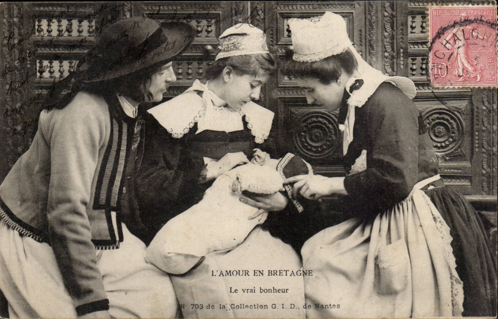 Folklore - Costumes - L'Amour en Bretagne - bebe - CPA 