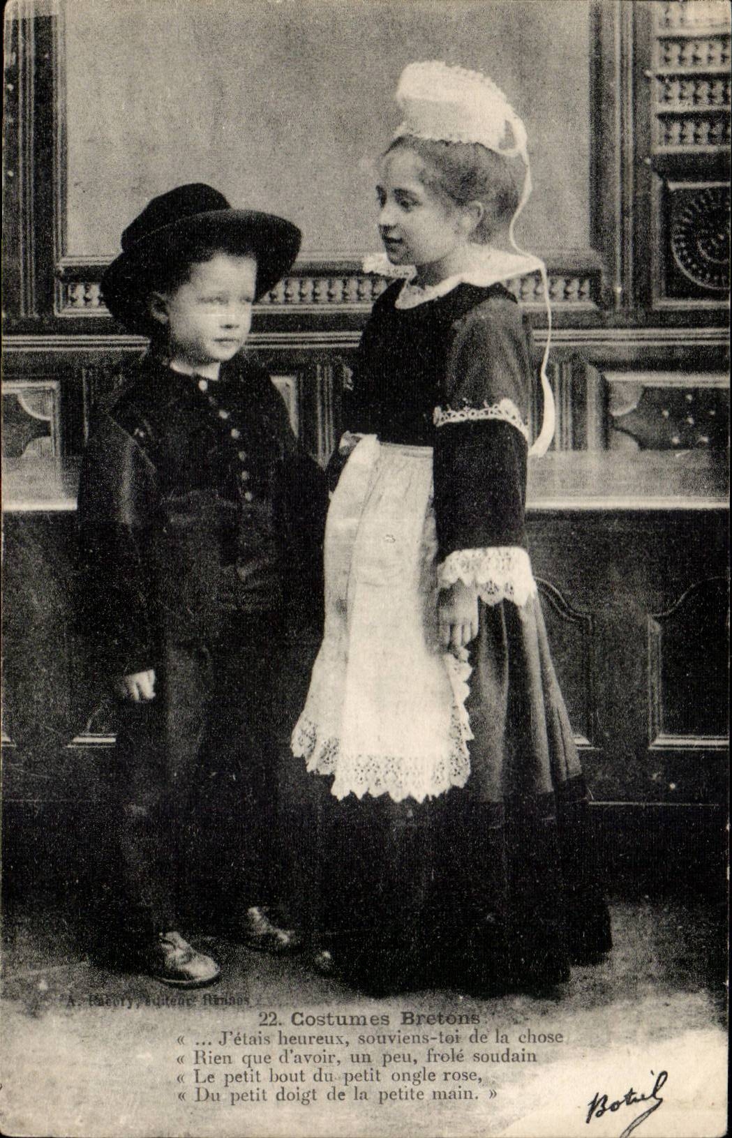 Fantaisie - Enfants - adorable children in traditional costumes - Bretons - Folklore CPA 