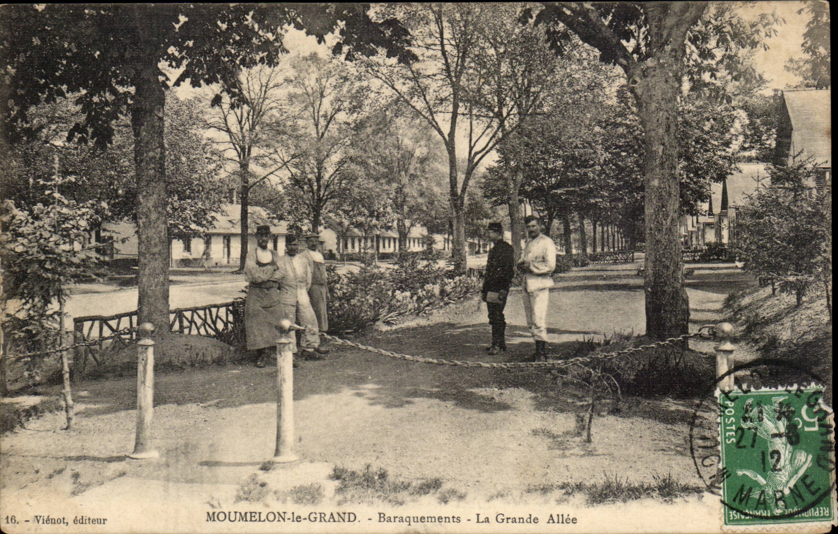 Moumelon le Grand - Baraquements La Grande Allee - CPA 
