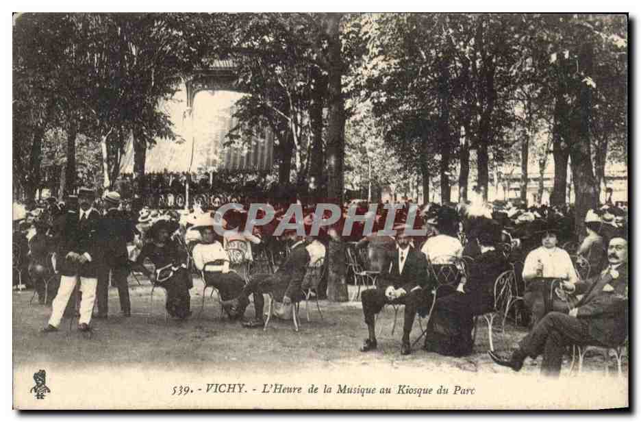 Vichy - L'Heure de la Musique au Kiosque du Parc — CPAPHIL n°539