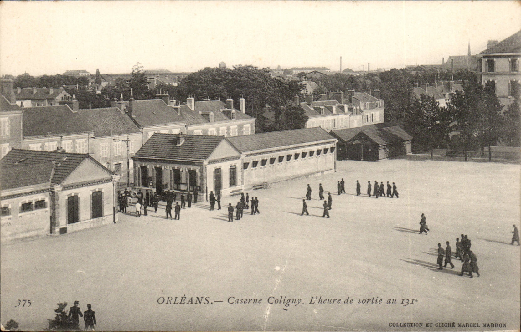 Orleans - Caserne Coligny - L'heure de Sortie au 131 - CPA 
