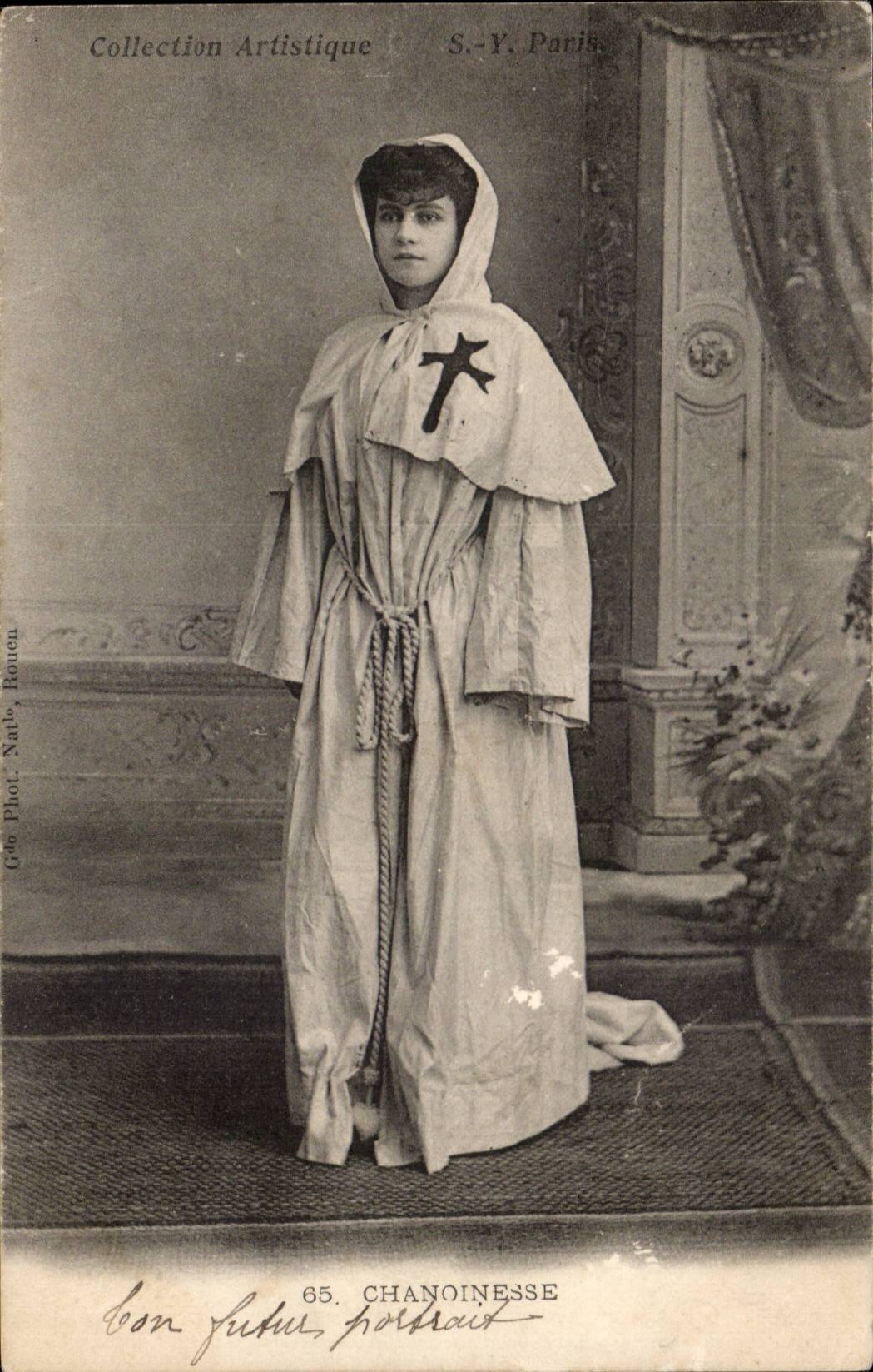 Chanoinesse — Retrato — Gag Fot. Natre, Rouen