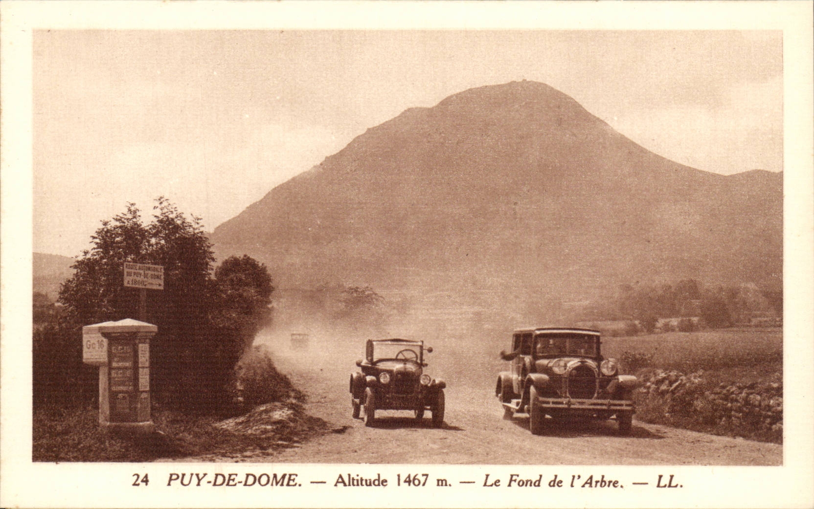 Puy de Dome - alt 1467 - Le Fond de l'Arbre - CPA 