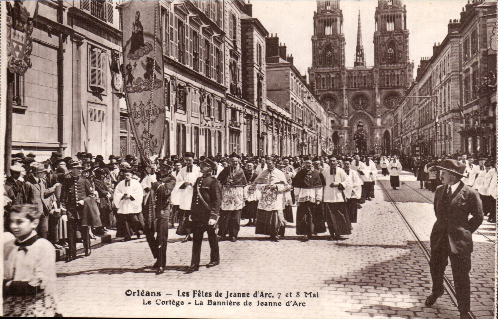 Orleans - La Fete de Jeanne d'Arc 7 et 8 Mai - Le Cortege - La Banniere de Jeanne d'Arc - CPA 
