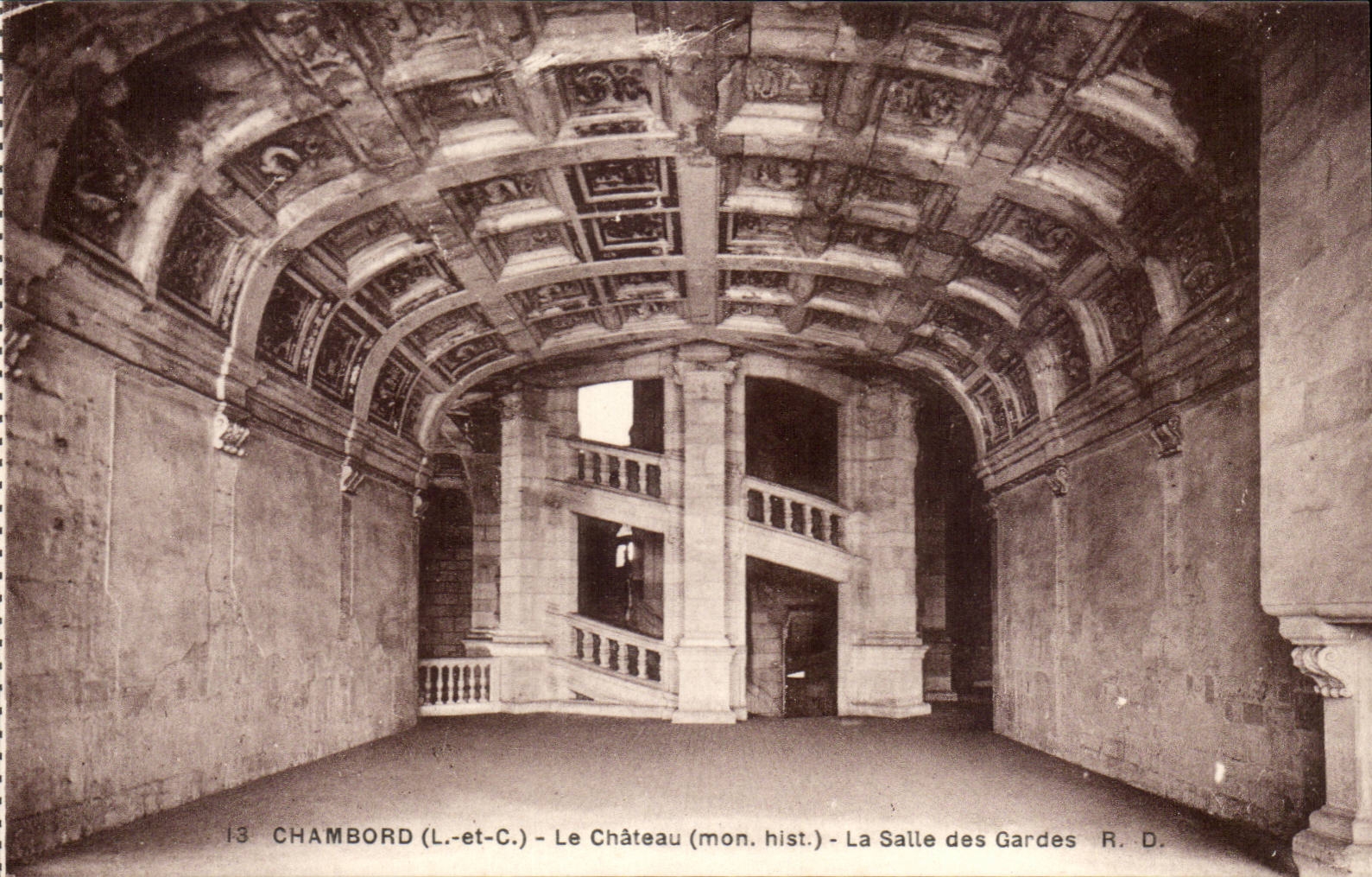 Chambord - Le Chateau - La Salle des Gardes CPA 
