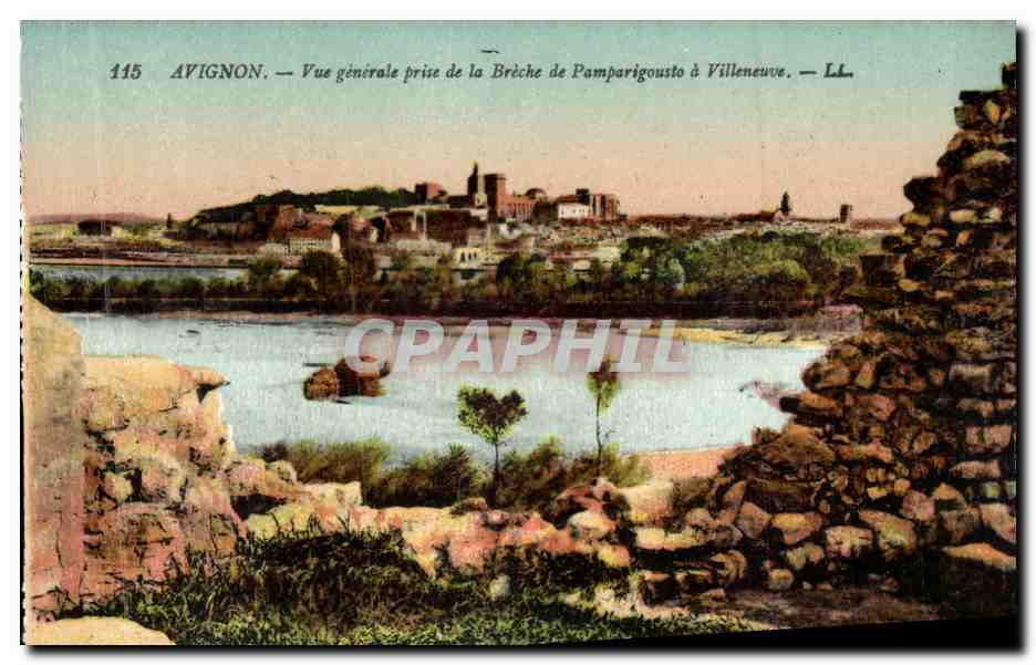 Avignon — Vue générale prise de la Brèche de Pamparigoust à Villeneuve — LL