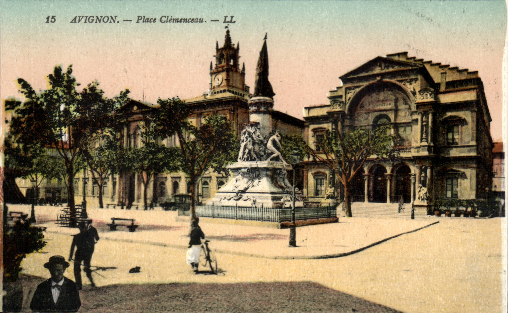 Avignon - Place Clemenceau - CPA 