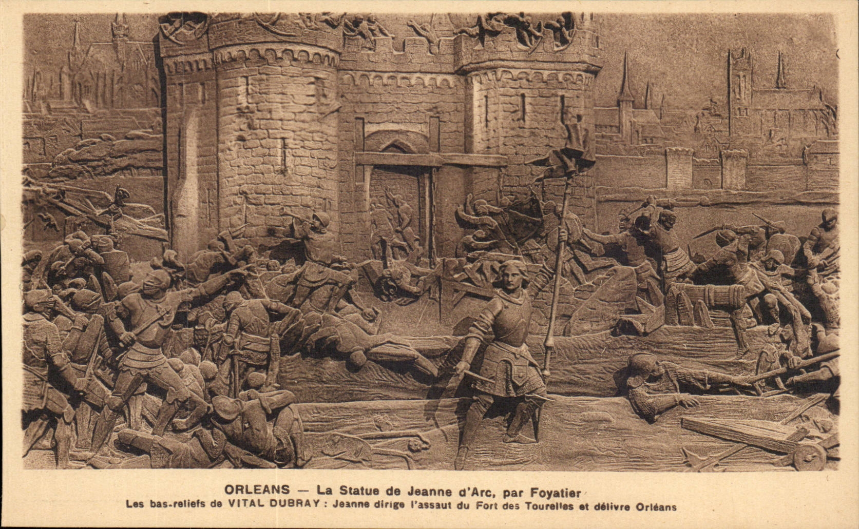 Orleans - La Statue de Jeanne d'Arc par Foyaatier Bas Relief - dirige l'assaut du Fort - CPA 