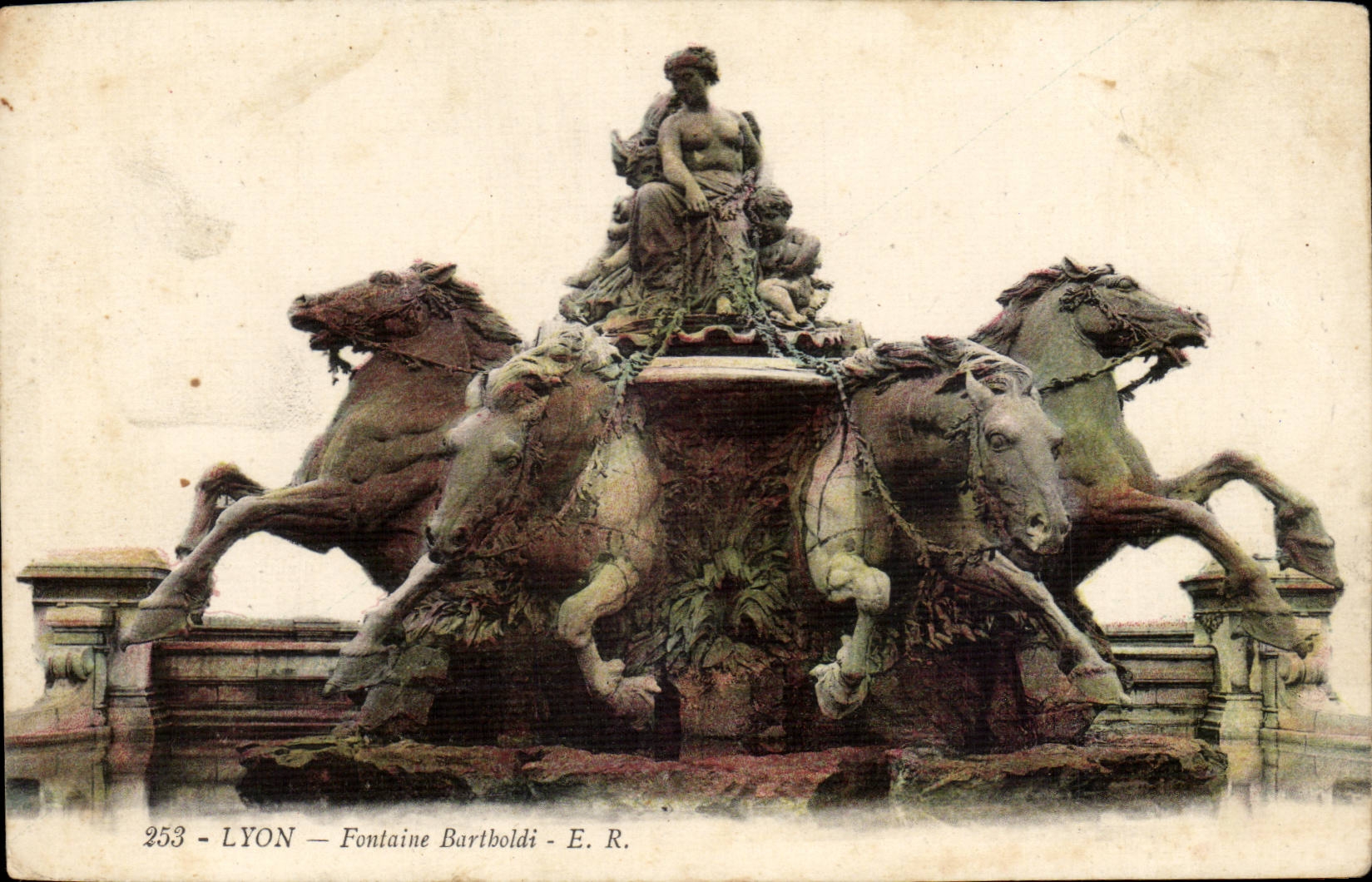 Lyon - Fontaine Bartholdi - CPA 