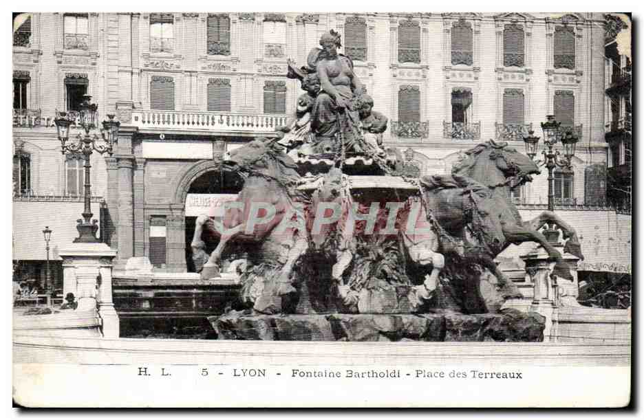 Lyon - Fontaine Bartholdi - Place des Terreaux - CPA 