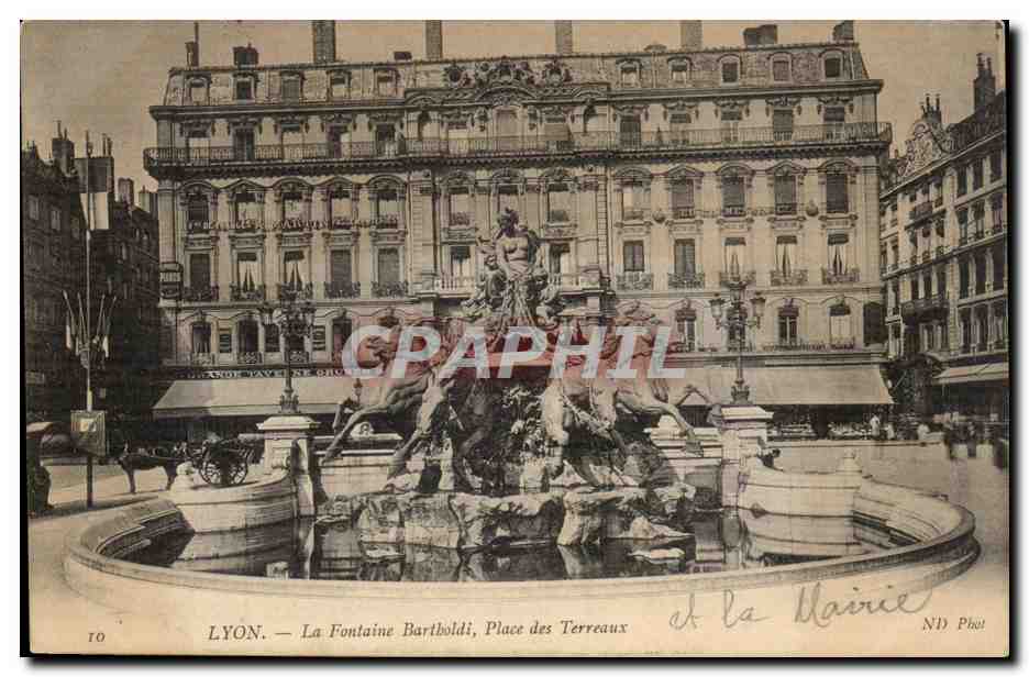 Lyon - Fontaine Bartholdi - Place des Terreaux - CPA 