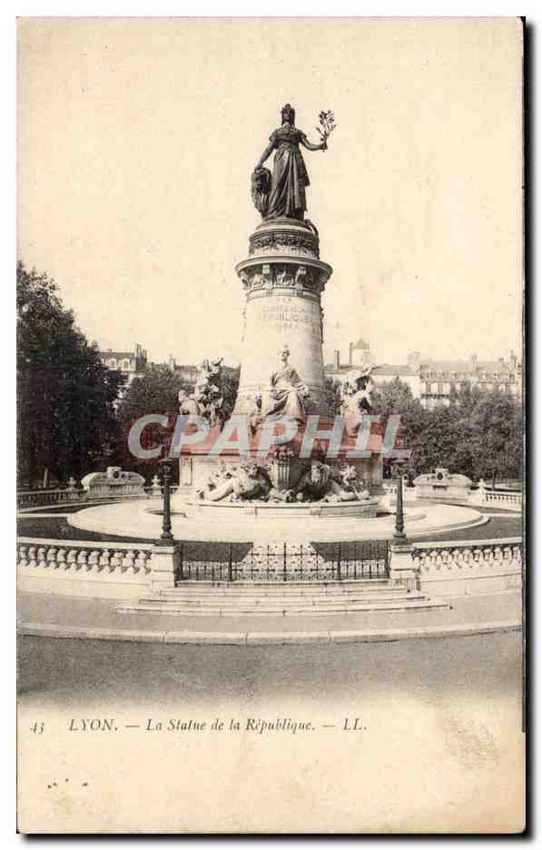 Lyon - La Statue de la Republique - CPA 