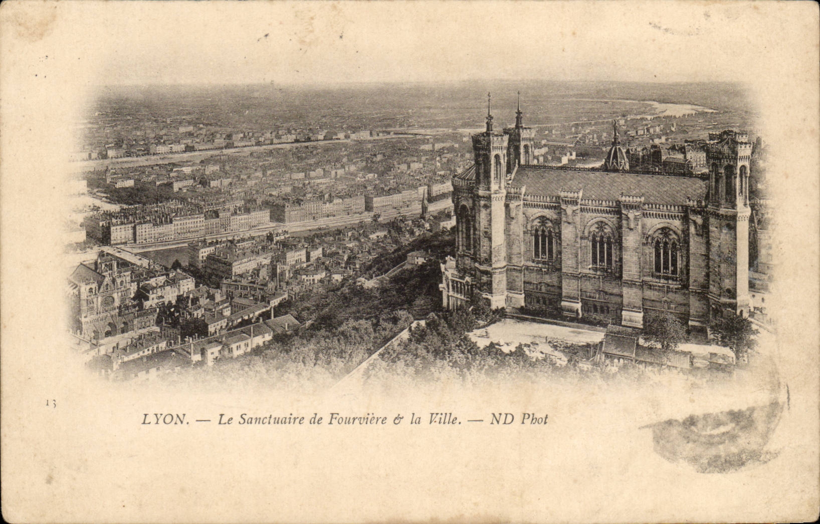 Lyon - Le Sactuaire de Fourviere et la Ville - CPA 