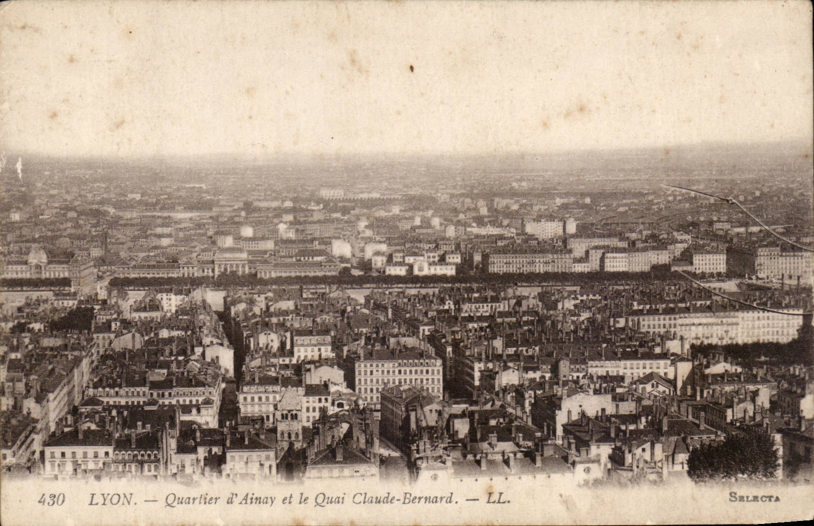 Lyon - Quartier d'Ainay et le Quai Claude Bernard - CPA 