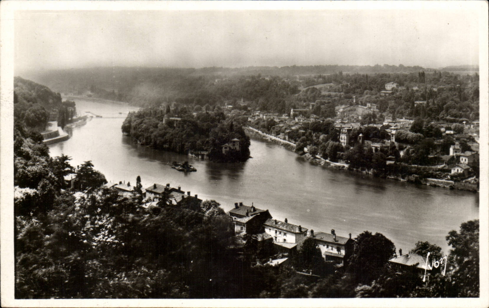 Lyon - I'ile Barbe et la Saone - CPA 