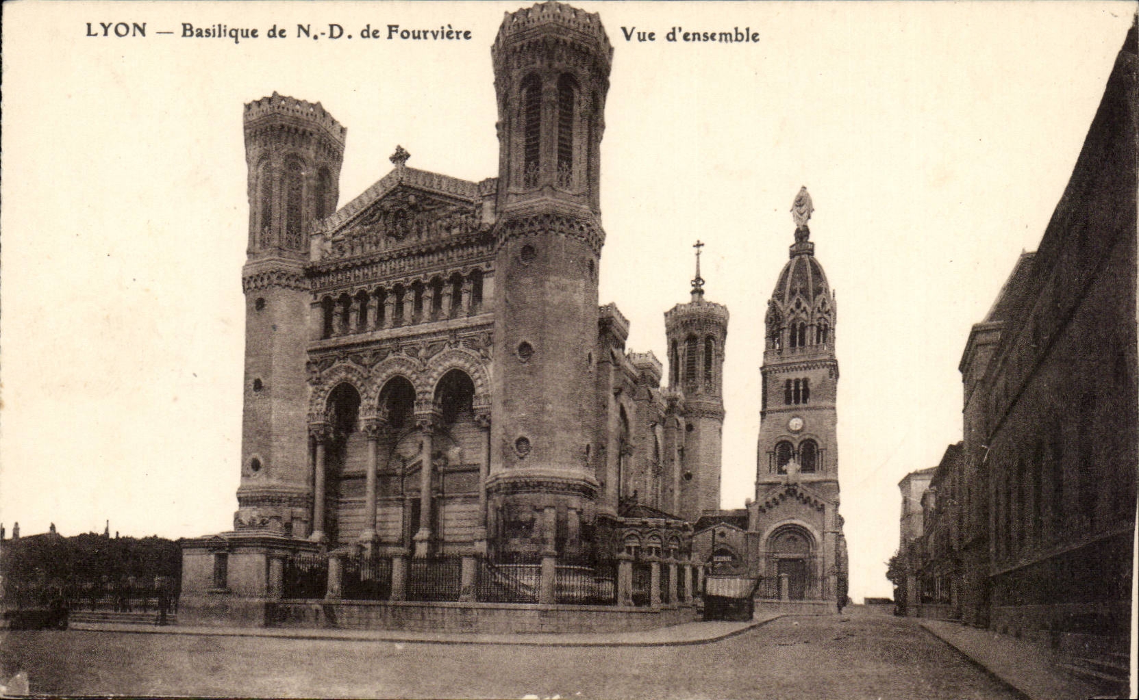 Lyon - Basilique de Notre Dame de Fourviere - Vue D'ensemble - CPA 