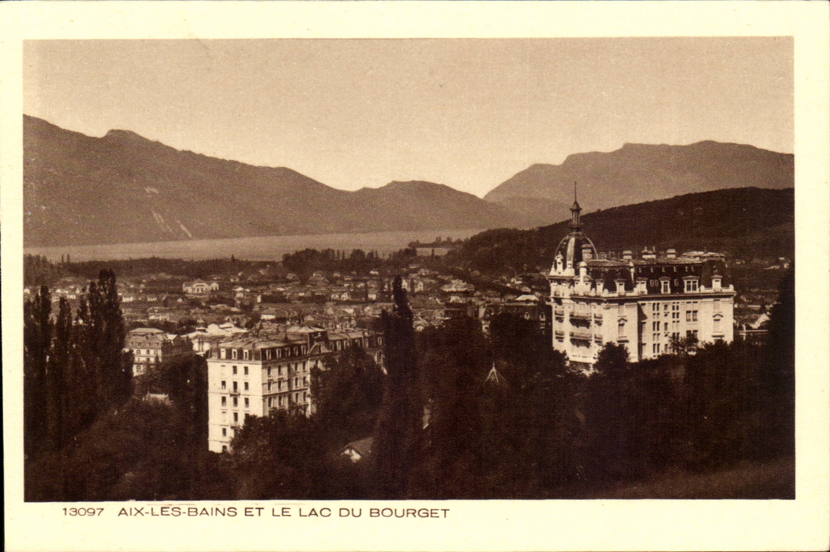 Aix les Bains - et le Lac du Bourget CPA 
