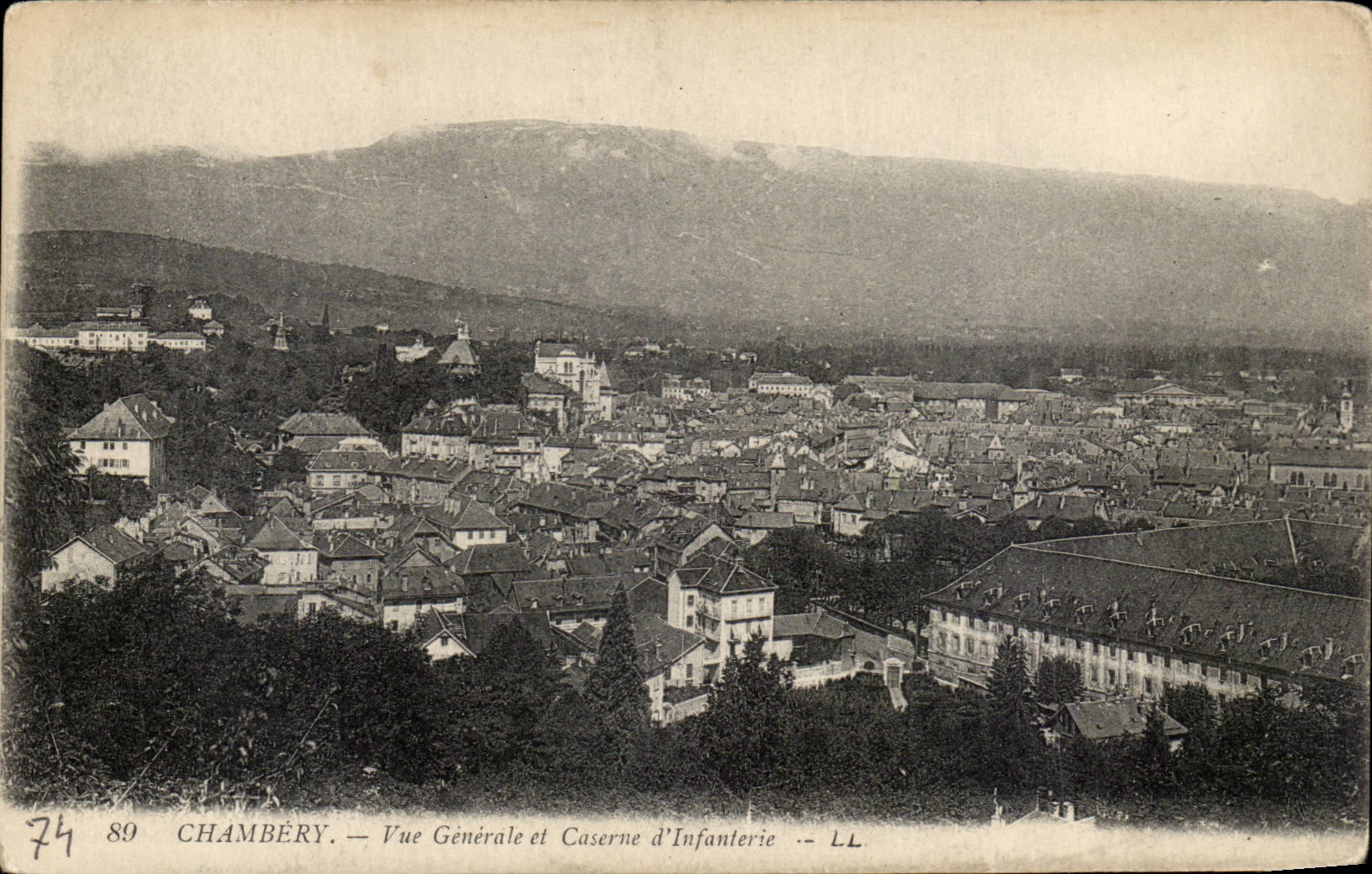 Chambery - Vue Generale - et Caserne d'Infanterie - CPA 