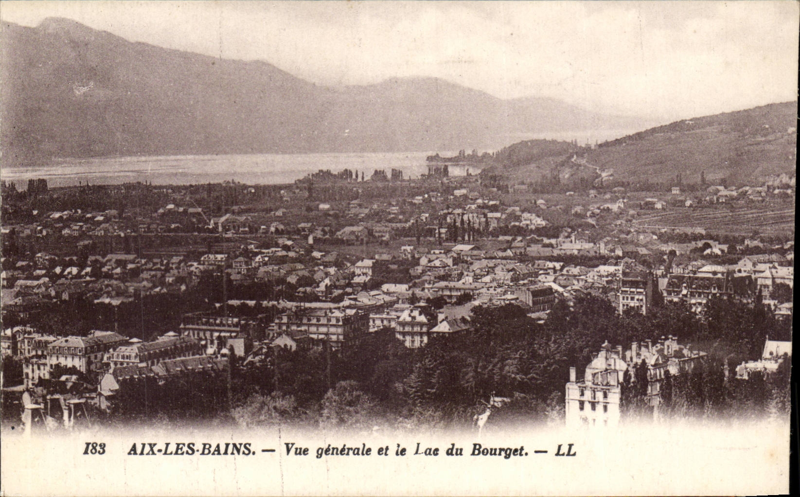 Aix les Bains - Vue Generale et le Lac Bourget CPA 