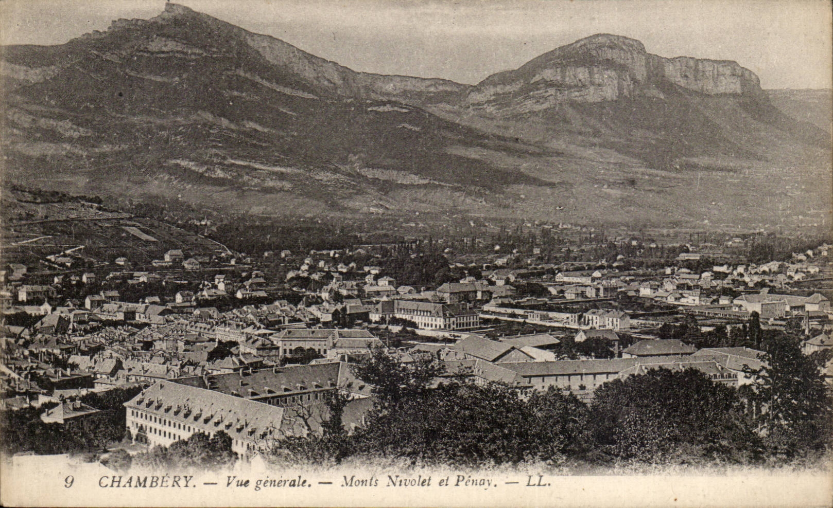 Chambéry — Allgemeiner Blick — Monts Nivolet und Pénay — LL.
