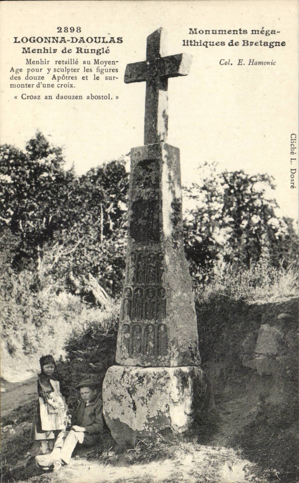 CPA Menhir Dolmen Logonna Daoulas Menhir de Rungle 