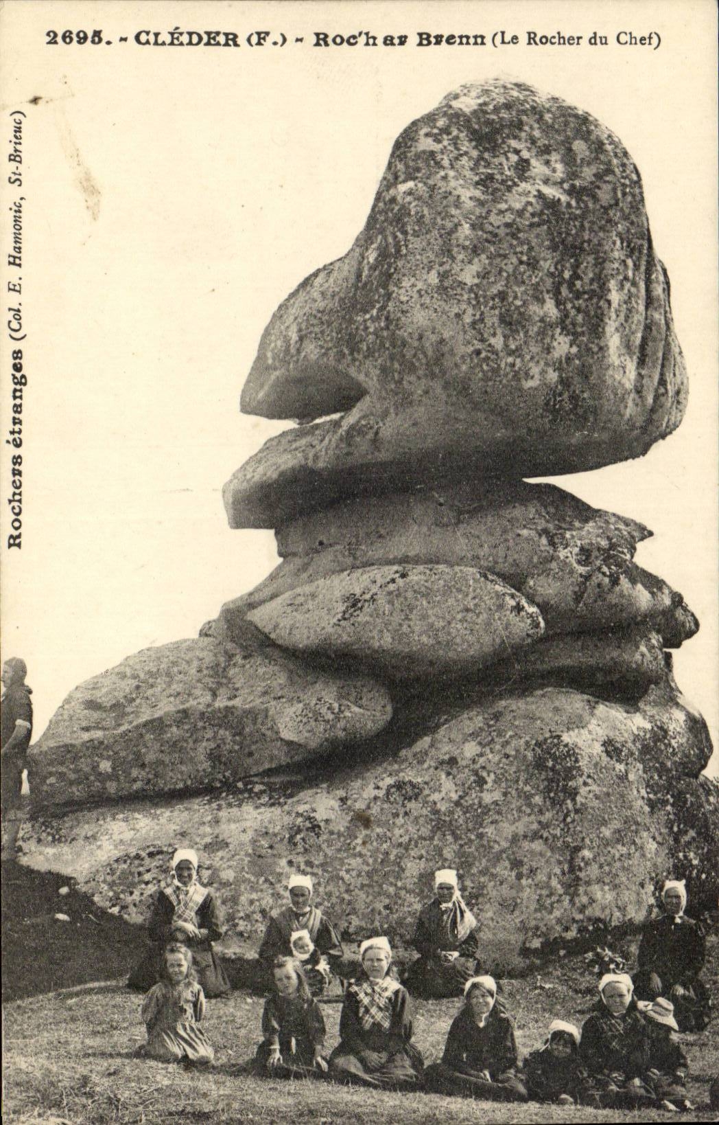CPA Menhir Dolmen Cleder Roch ar Brenn (le rocher du chef)