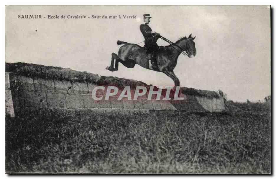 Saumur CPA Ecole de cavalerie Saut du mur a Verrie (cavalier cheval)