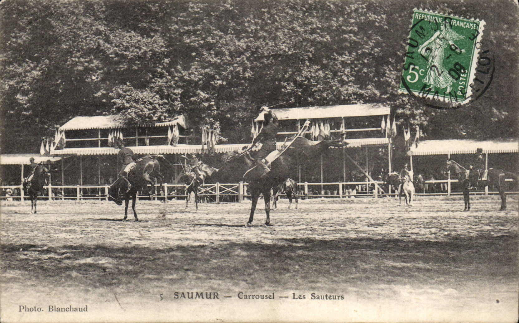 Saumur CPA CArrousel Les sauteurs (cavalier cheval hippisme)