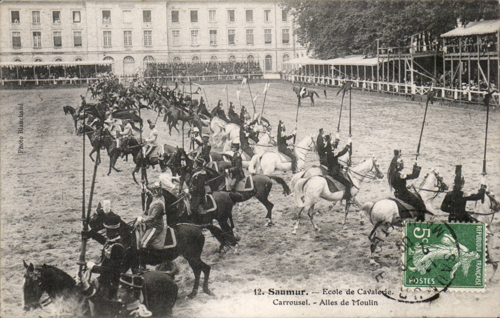 Saumur CPA Ecole d'application de cavalerie CArrousel militaire Alles de Moulin (cavalier cheval hippisme)