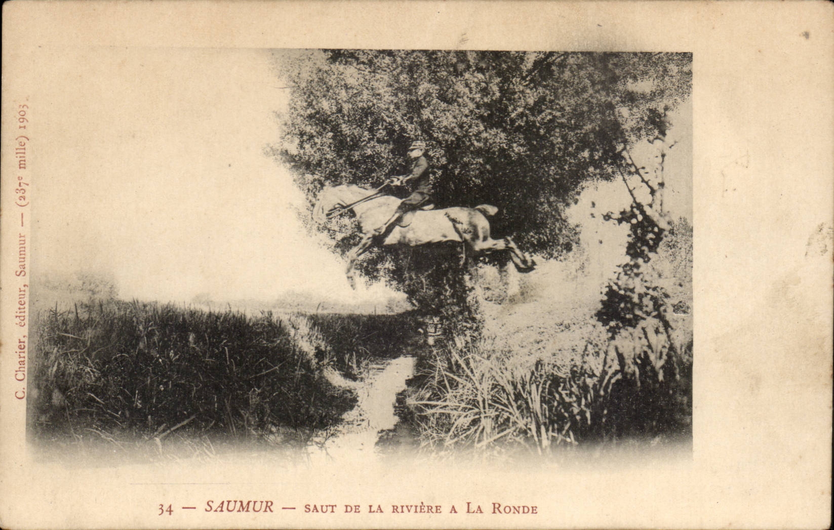 Saumur CPA SAut de la riviere a al ronde (cheval)