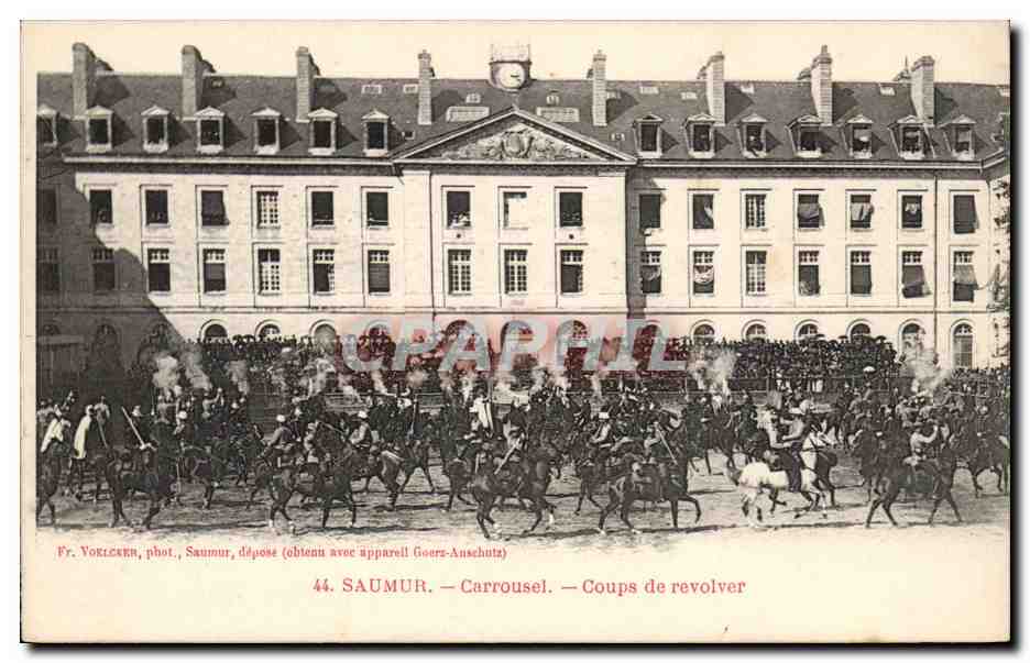 Saumur CPA CArrousel GRouped e revolver (cheval hippisme)