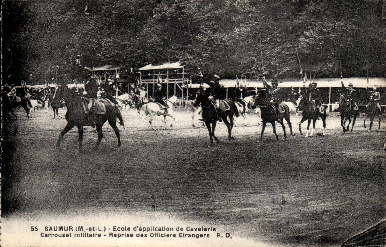 Saumur CPA Ecole d'application de cavalerie CArrousel Reprise des officiers etrangers (cheval hippisme)