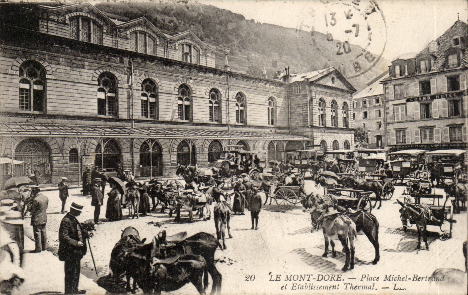 Mont-Dore — Plein Michel-Bertrand en Thermaal Instituut — LL. n°20
