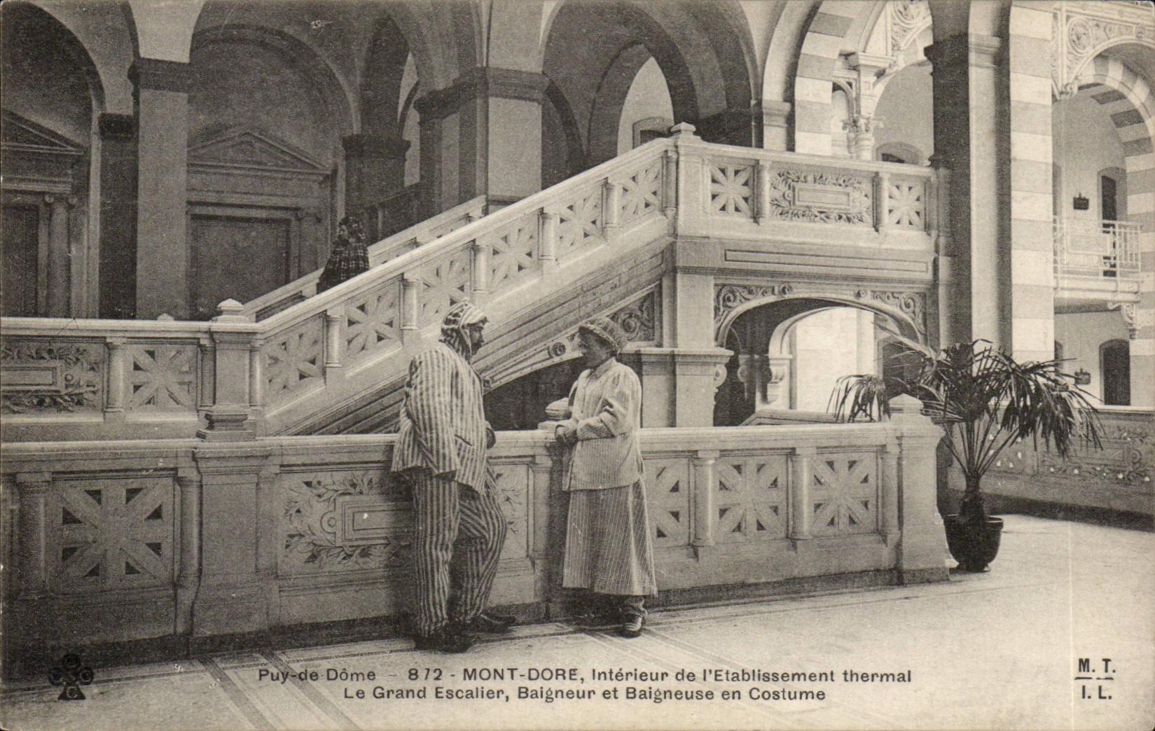 Mont-Dore — Interno dell'istituto termale, La Grande Scala, Bagno e Bagnante in Costume — M.T. I.L.