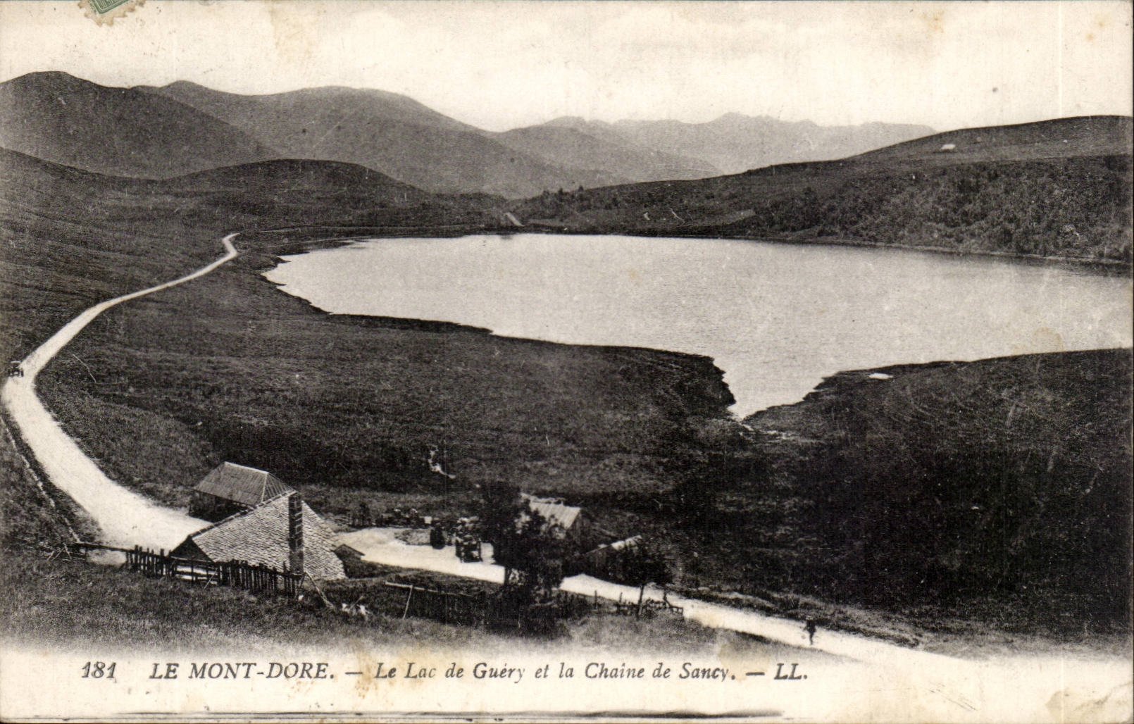 Mont Dore - Le Lac du Guery et la Chaine de Sancy - CPA 
