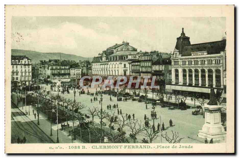 CPA Clermont Ferrand La place de Jaude 