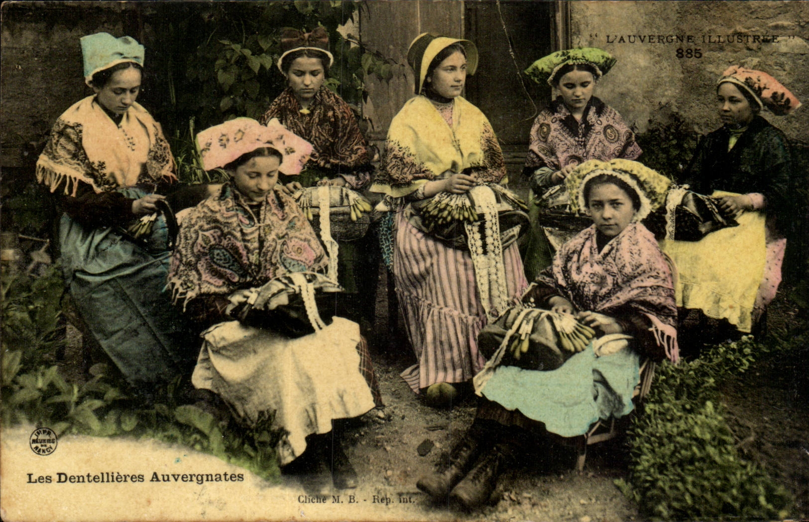 Les Dentellières Auvergnates — L'Auvergne Illustrée n°885 — Chiche M. B. Rep. Int.