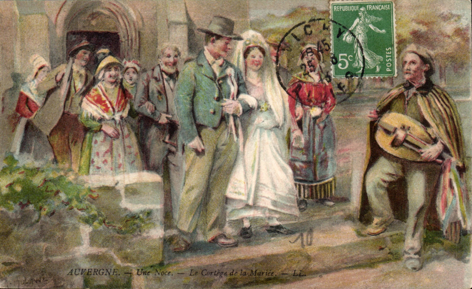 CPA Auvergne Une noce Le cortege de la mariee ( folklore costume )