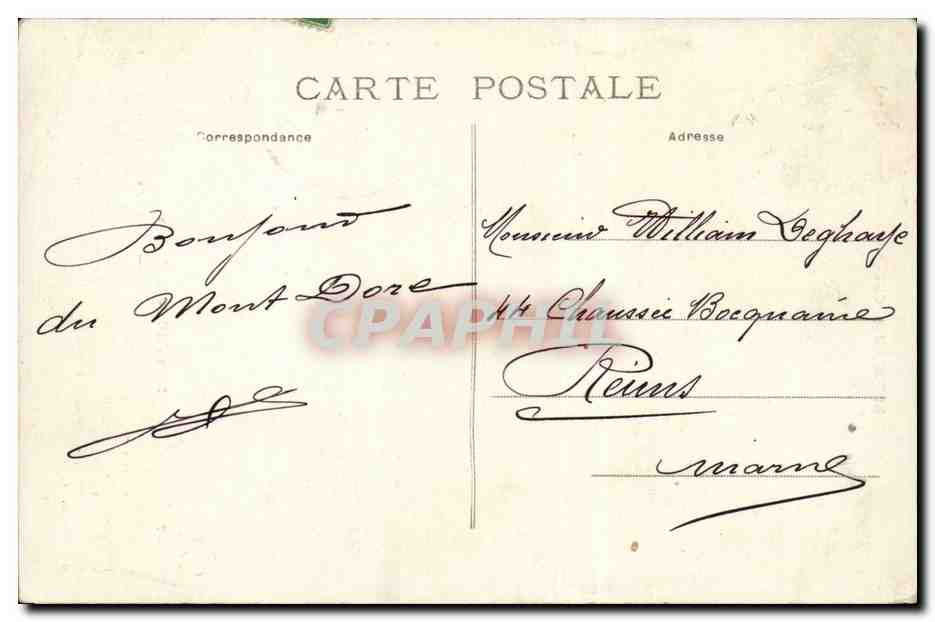 CPA Auvergne Sous l'oeil de maman ( folklore costume ) — Verso