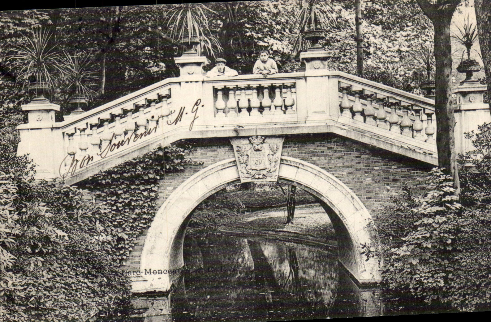 Paris 8 - Parc Monceau - enfants - CPA 